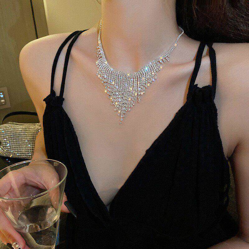 超闪满钻水晶流苏项链女水滴复古个性新娘镶钻镂空轻奢锁骨链颈链