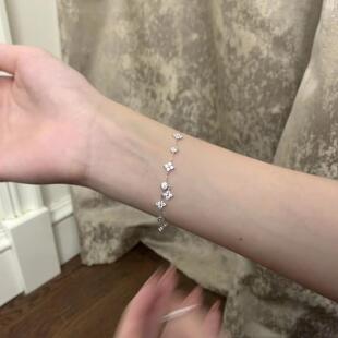 新款手链精致气质银色蔷薇花朵简约百搭手链四叶草细小众高级手链