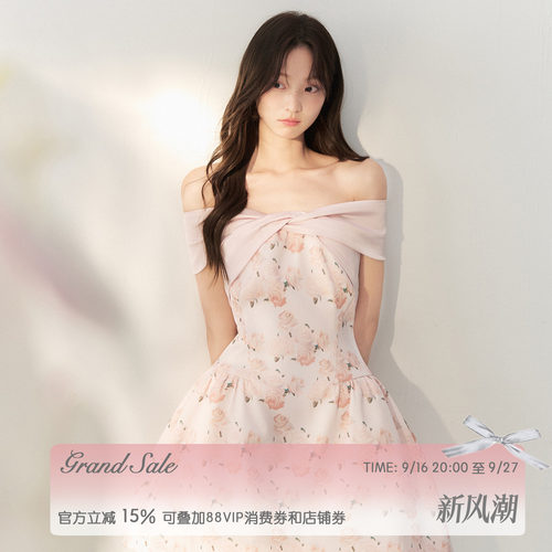 RECIT一字肩复古油画印花连衣裙