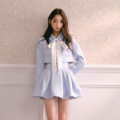 蓝色缎面系带高腰撞色套装