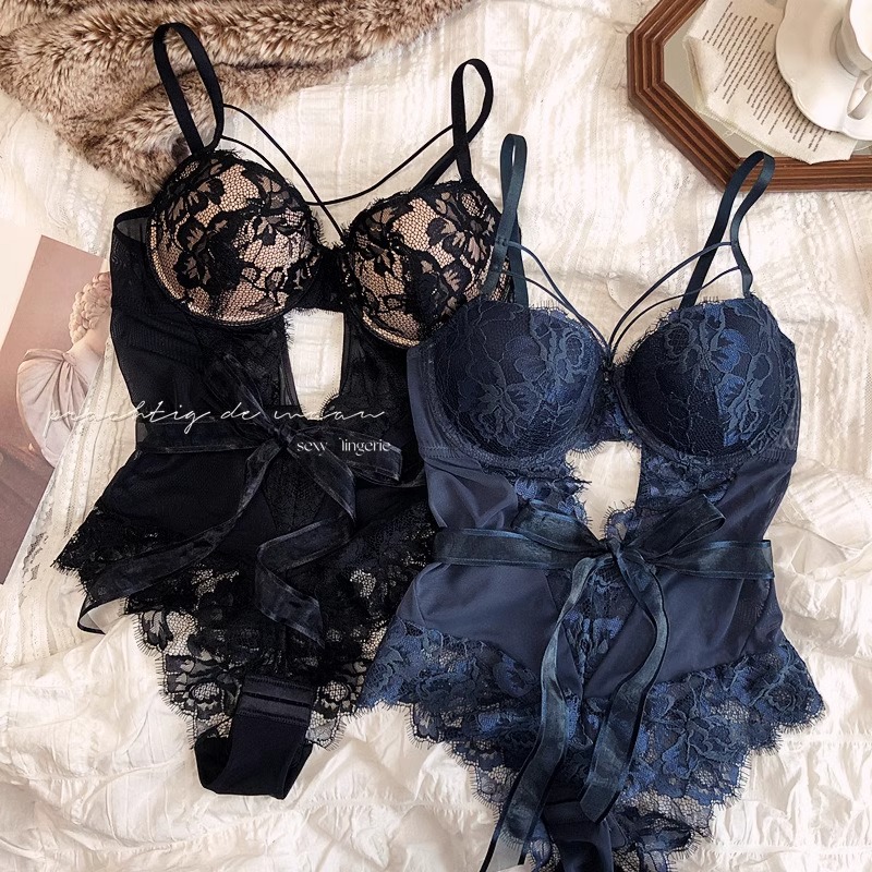 法式性感蕾丝连体内衣聚拢收副乳调整型防下垂文胸套装显瘦塑身