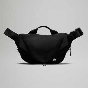 LULULEMON 韩国代购 弧形斜挎包 3L 蛋白米色 防水多功能 正品