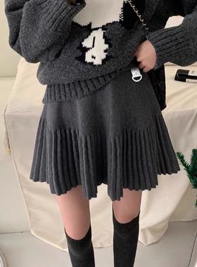 孕妇半身裙秋冬季深灰色显瘦托腹A字裙子针织伞裙小个子百褶短裙