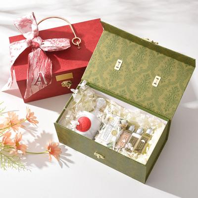 轻奢翻盖手提礼盒伴娘回礼