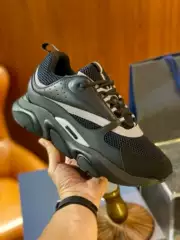 Dior Sneakers B22