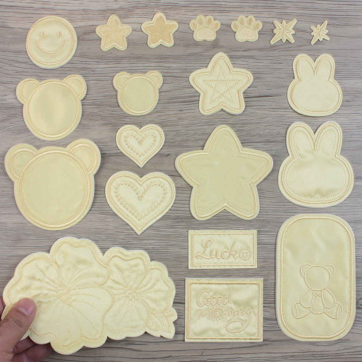 浅黄色补丁贴自粘羽绒服贴花朵大号刺绣衣服床单被罩破洞装饰布贴