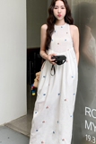 简约日系设计款白色刺绣碎花裙女夏季2025松紧打揽减龄高腰背心裙，女装连衣裙，浙宝100