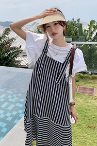 韩系气质条纹背带连衣裙女夏2025新款不规则设计感休闲减龄中长裙图片