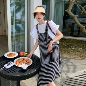 韩系气质条纹背带连衣裙女夏2025新款不规则设计感休闲减龄中长裙图片