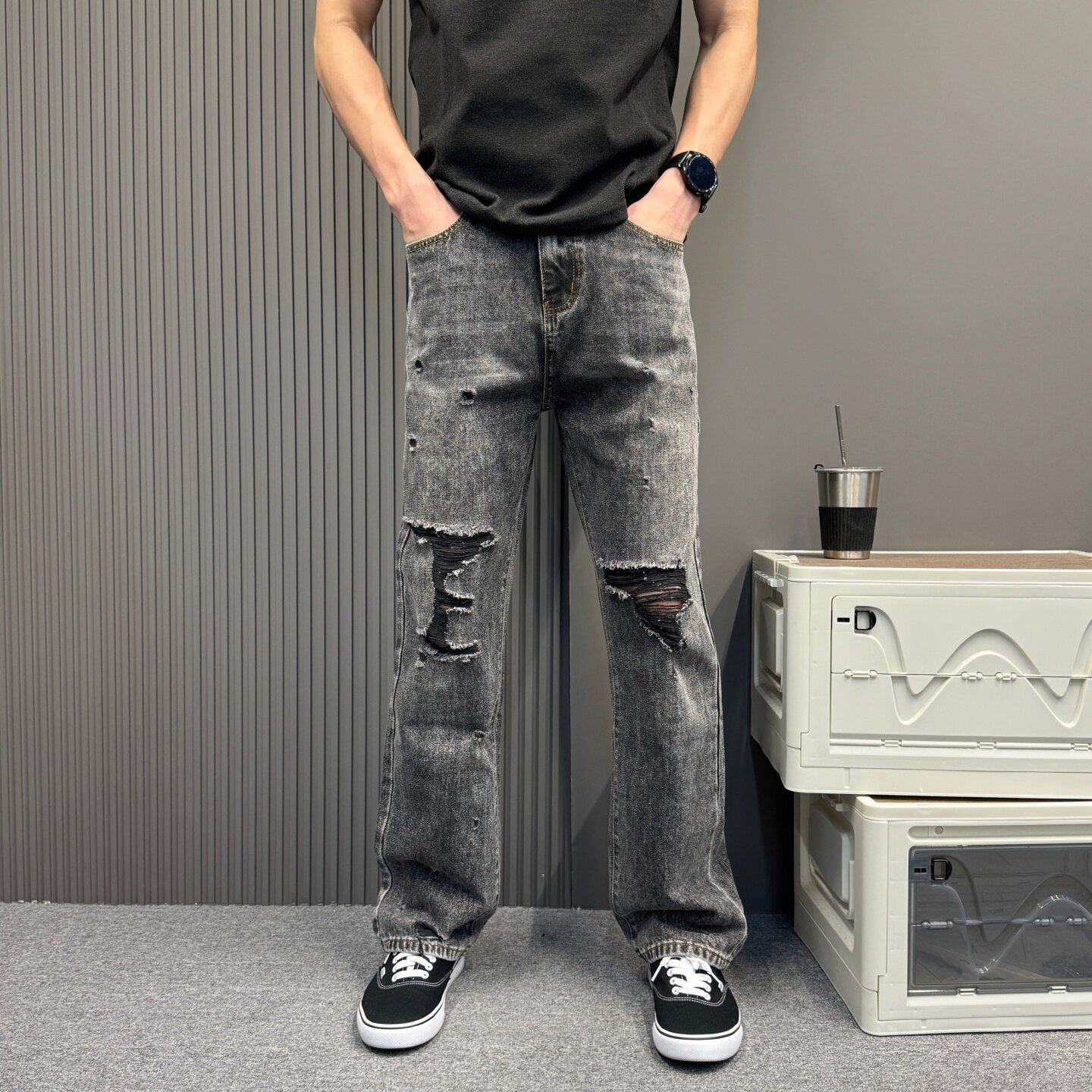 潮牌黑灰色假破洞牛仔裤男款2026新款修身显瘦直筒休闲长裤子痞帅
