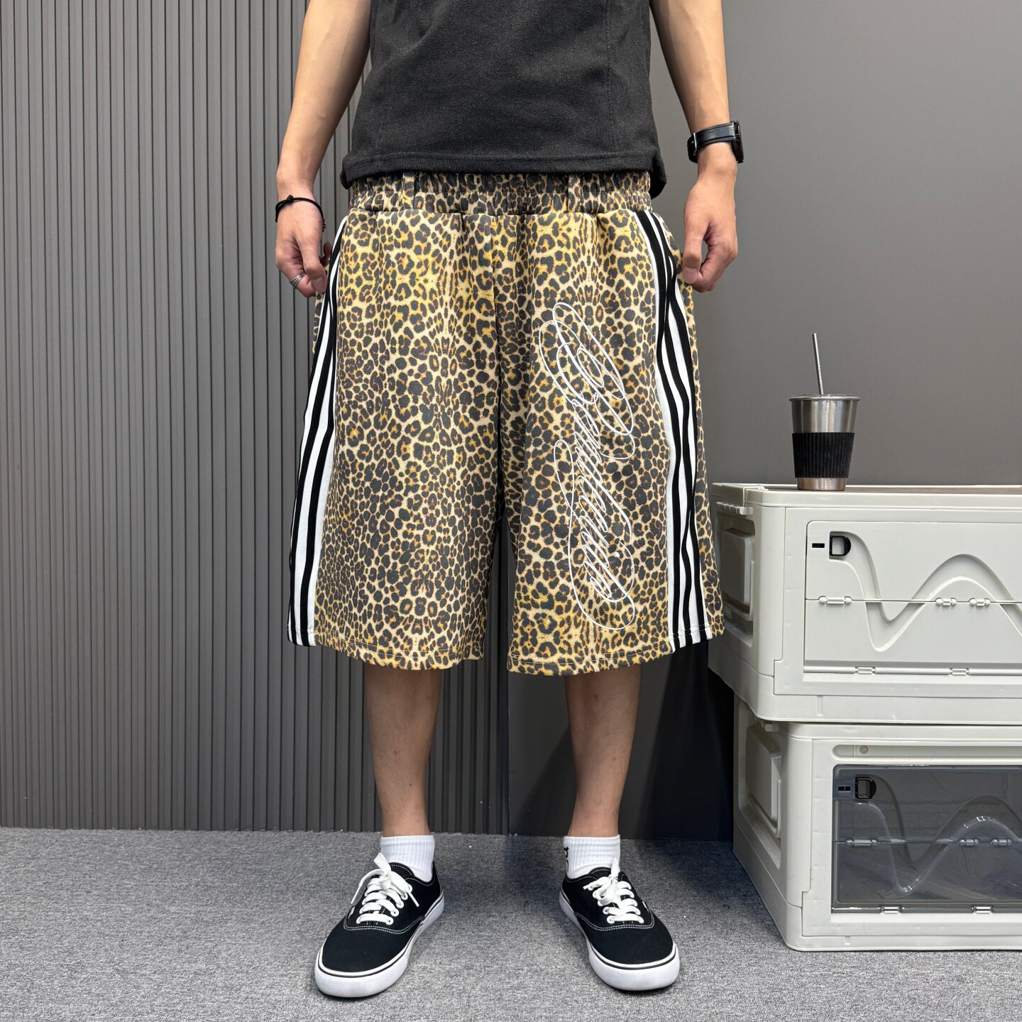 黄豹纹短裤男夏季美式高街侧边条纹宽松阔腿五分卫裤潮牌痞帅中裤