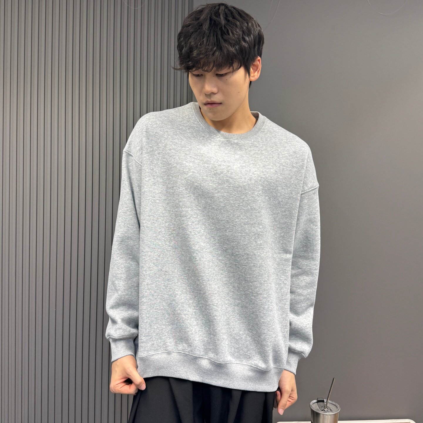 日系复古慵懒宽松圆领卫衣男秋冬季加绒休闲无帽纯色重磅长袖上衣