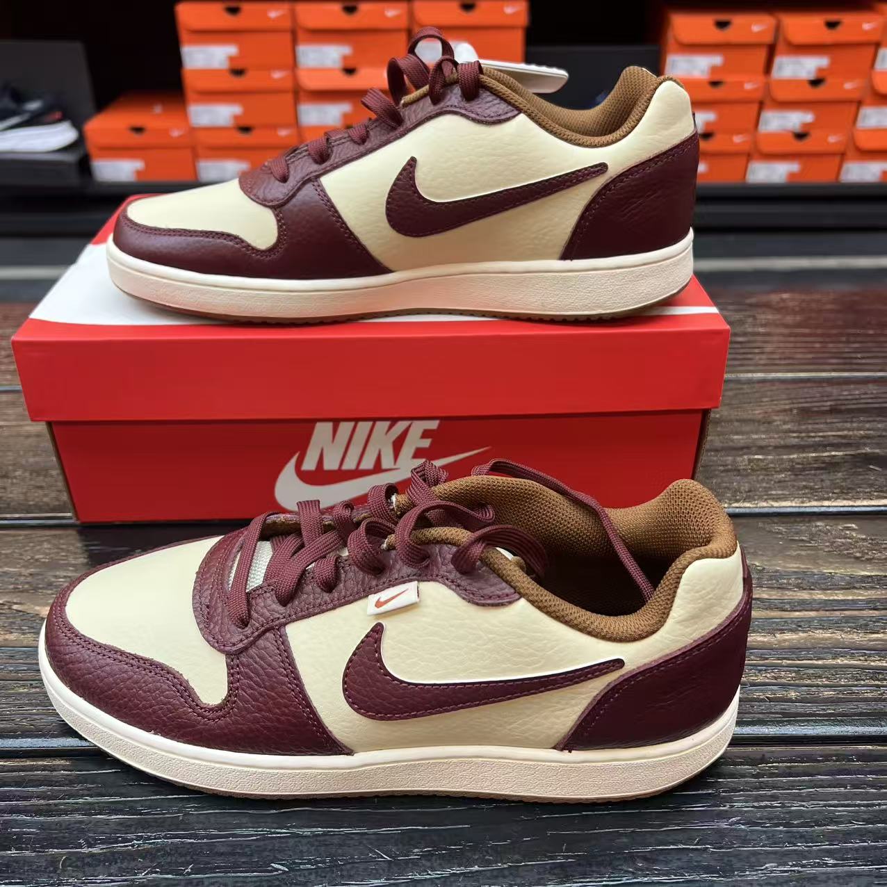 Nike耐克 EBERNON LOW PREM男子低帮复古运动休闲板鞋IB4644-261