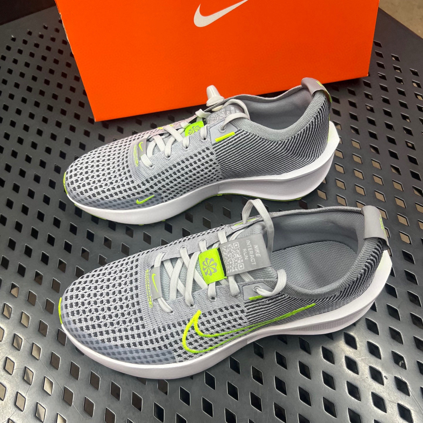 Nike耐克INTERACT RUN男子夏款编织轻便透气运动跑步鞋FD2291-010