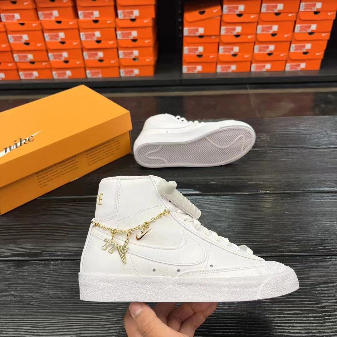 NikeBlazerMid高帮板鞋纯白