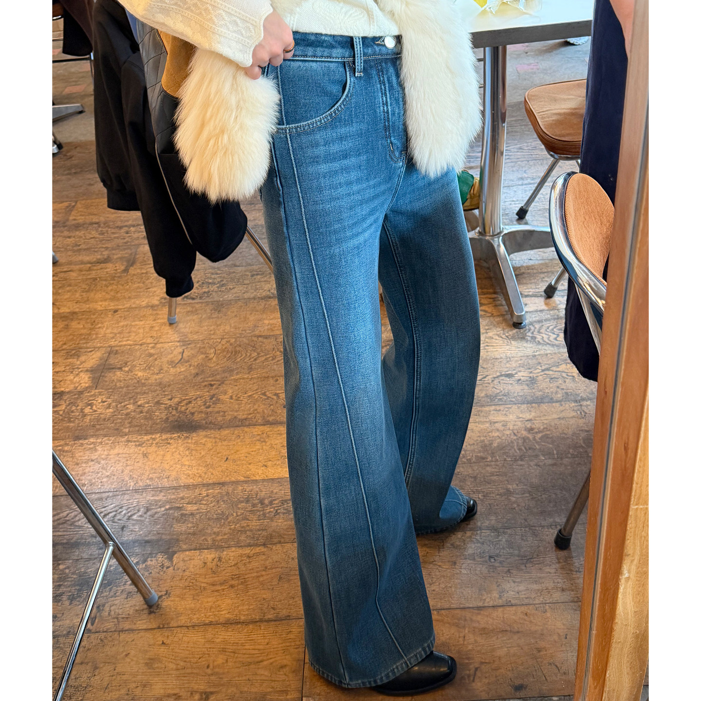 蓝色加绒牛仔裤微喇裤