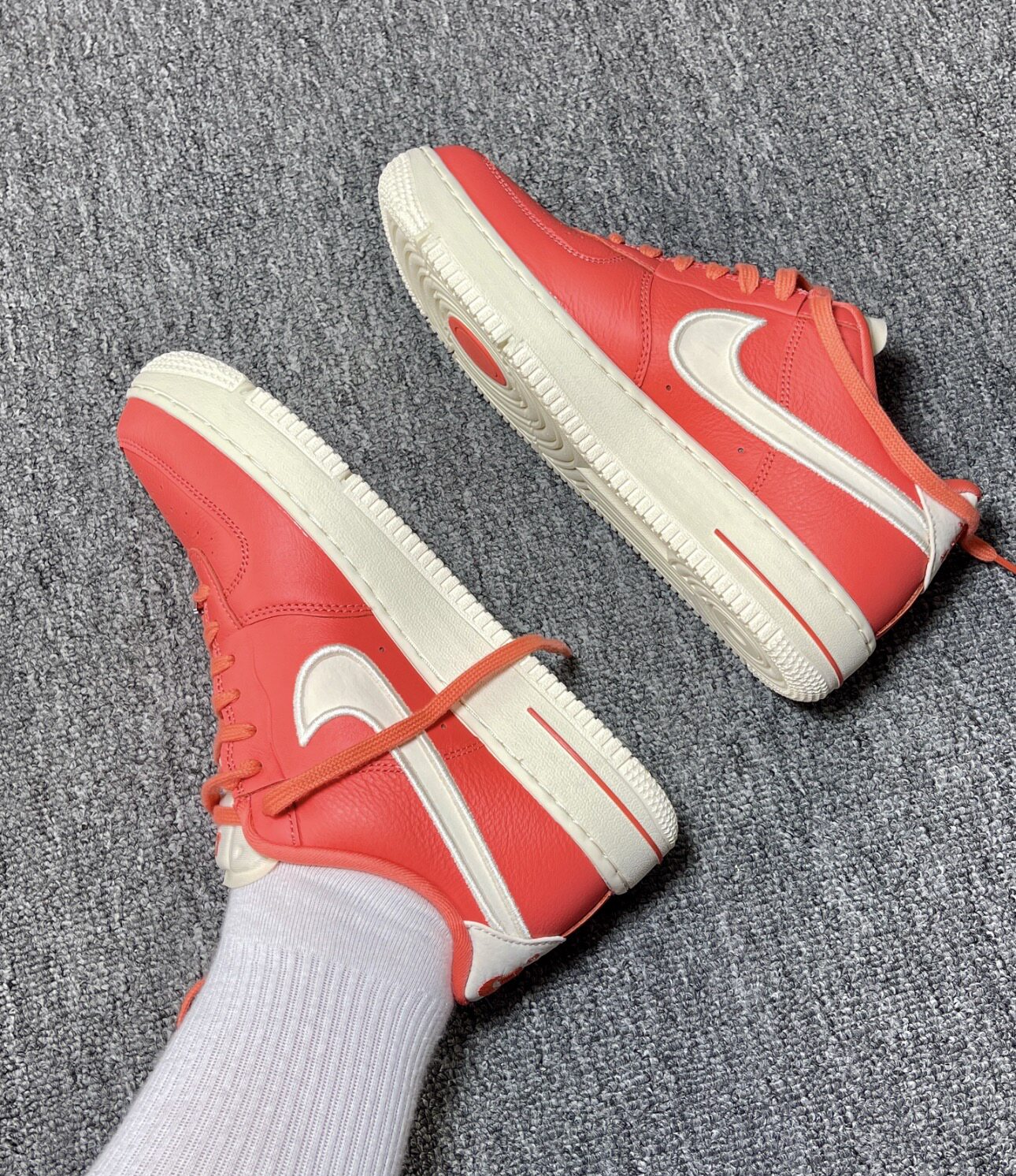 Nike Air Force 1 经典舒适 女款 红色 FJ7409-800 重庆Tr仓