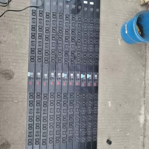 施耐德APC 24 口机柜电源插座分配器 ~议价