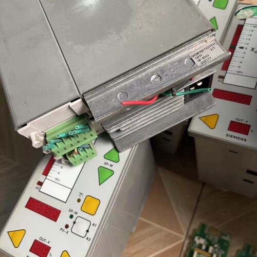 西门子温控仪C73451-A3000-C10 PT100-E ~议价