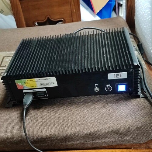 拆机的一台IEI嵌入式电脑主机，威强电工业电脑，型号ECW- ~议价