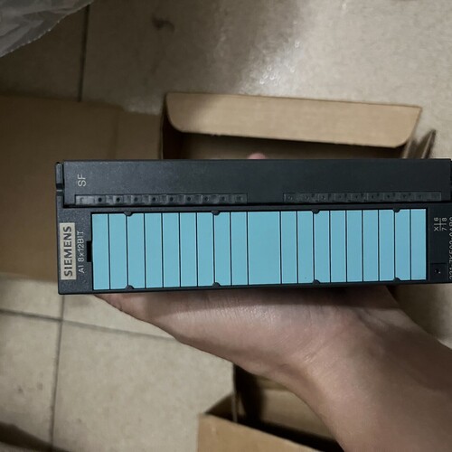 西门子331-7KF02原装正品,的,包装盒不匹配了。数 ~议价