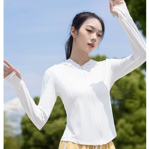 新款透气运动修身连帽显瘦女防晒衣服女外套