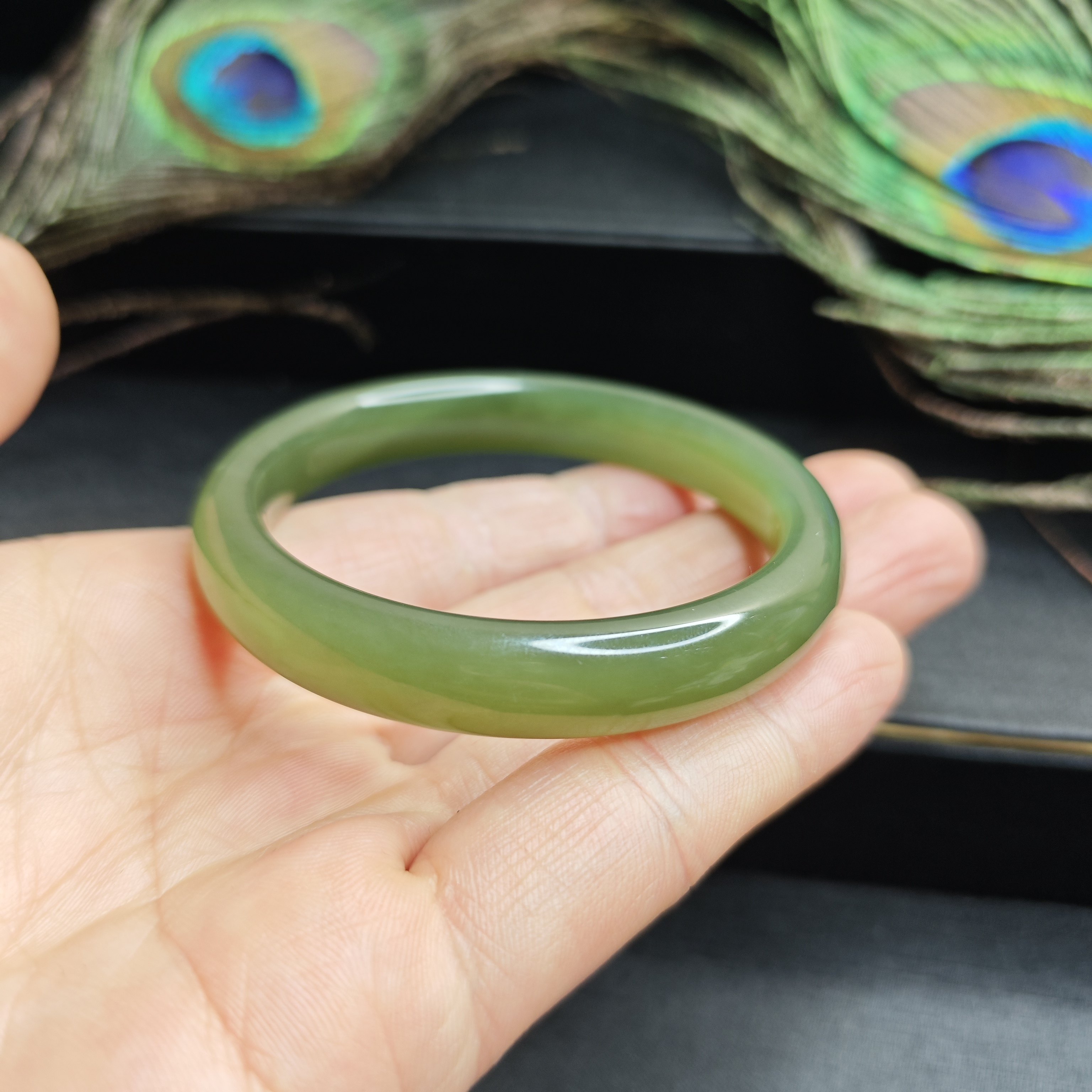 天然新疆和田玉羊脂白玉手镯56圈口女款玉石湖水绿送女友妈妈礼物