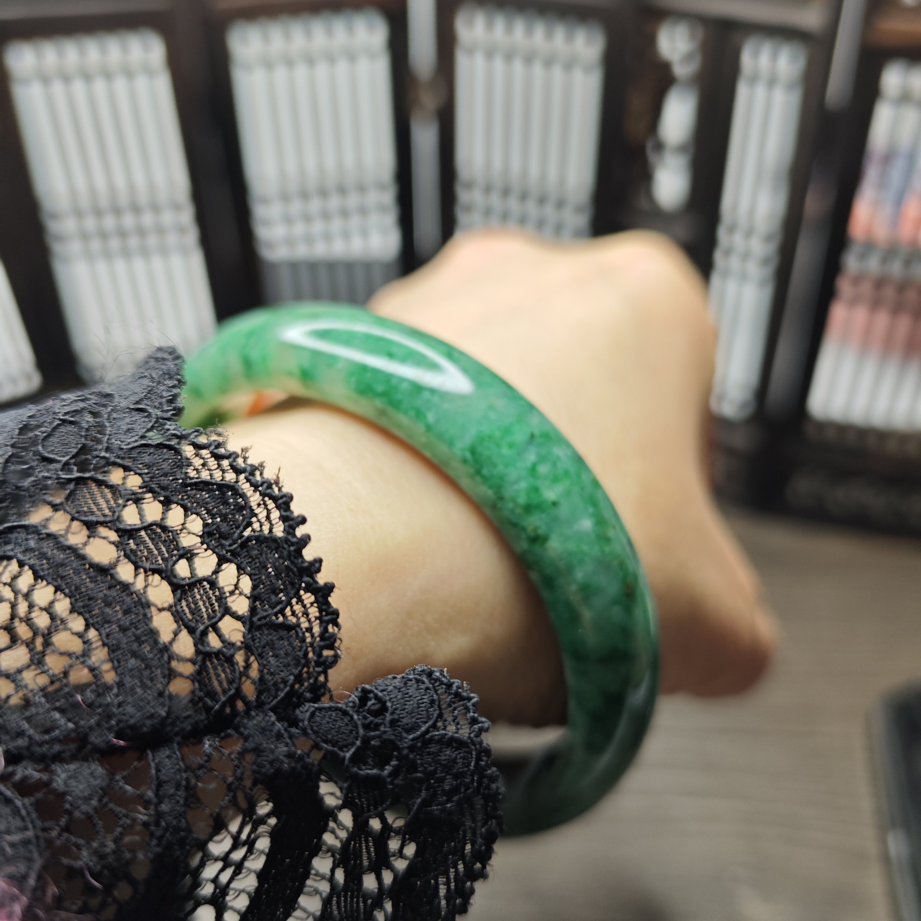 天然独山玉手镯女款玉镯玉石玉器玉满绿手镯大圈62宽证书礼物