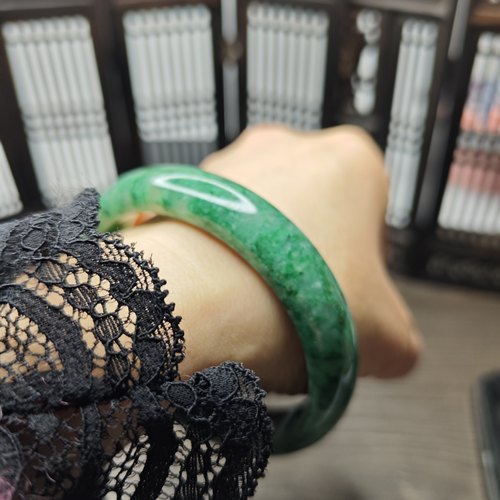 天然独山玉手镯女款玉镯玉石玉器玉满绿手镯大圈62宽证书礼物