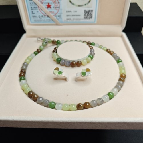 天然多宝和田玉项链耳坠礼品套装现货送妈妈手链轻奢锁骨链女士8