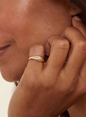 欧美复古新款时尚百搭螺纹戒指女钛钢镀金指环食指中指INS风2024