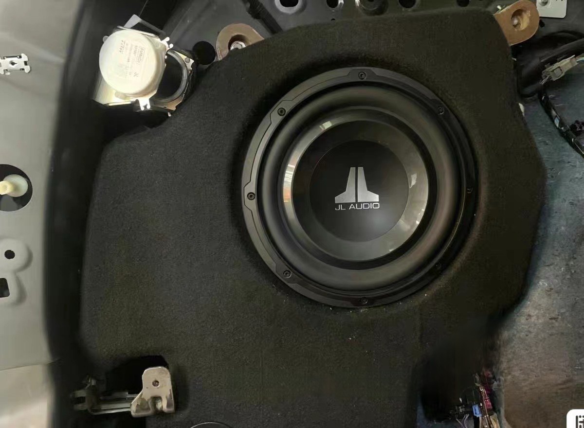 适合雪佛兰探险者低音炮 飞行家隐藏 不占空间 低音 10 8寸喇叭