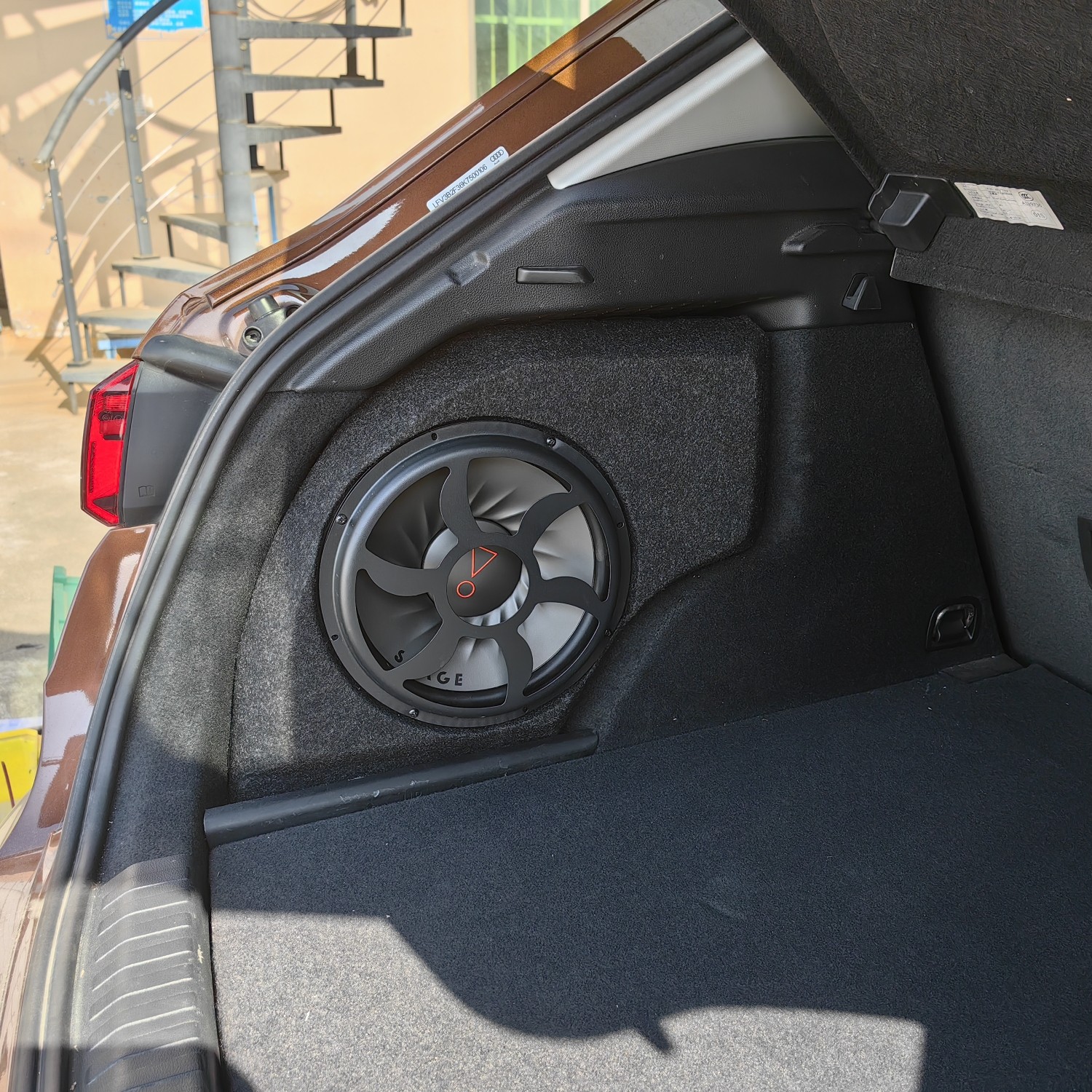 适合奥迪Q3车15款24款低音炮  音箱 不占空间 10寸喇叭 超重低音