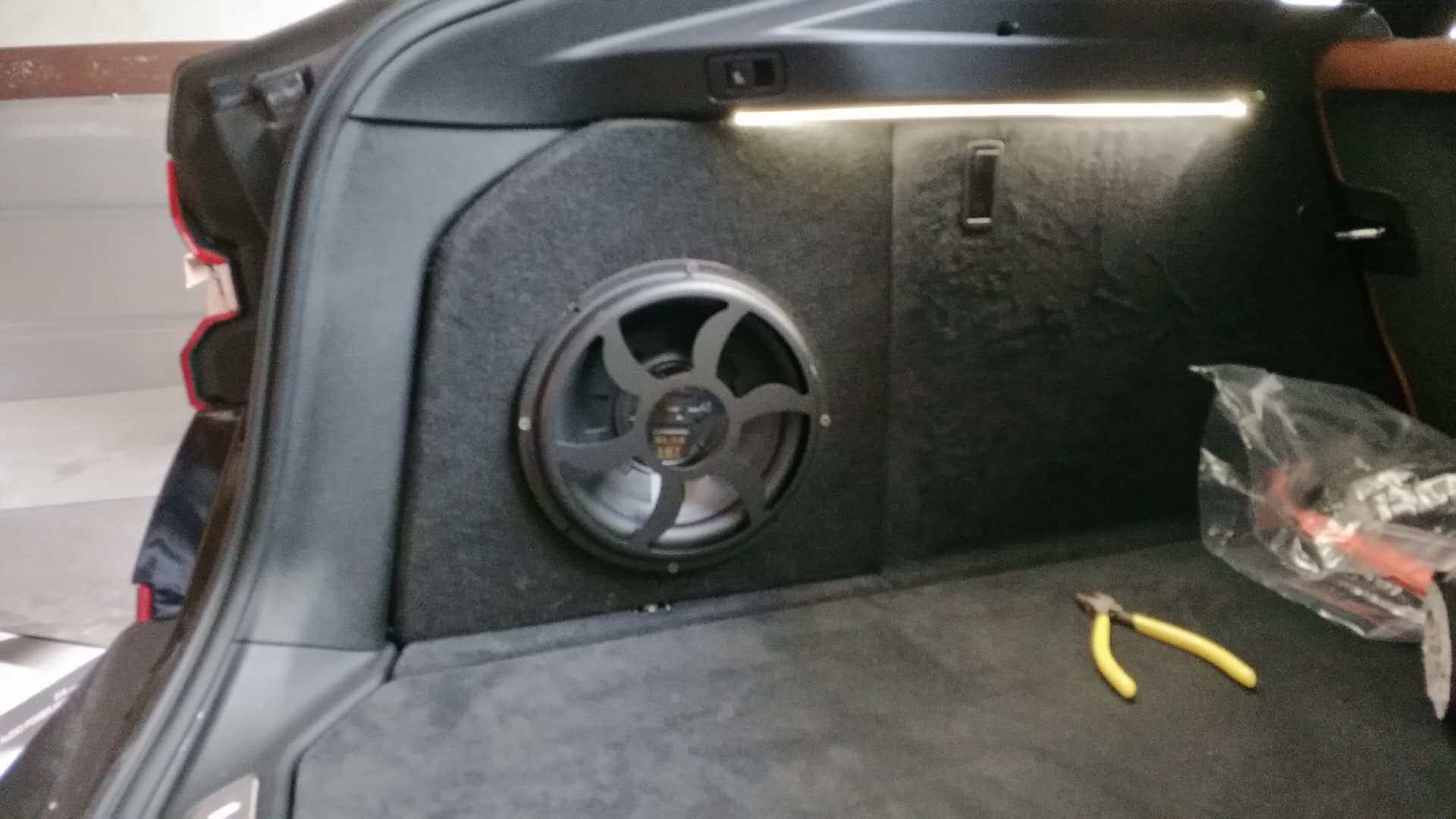 适合用于BM6系GT车低音炮 10寸喇叭 箱体 不占空间 木材 定制