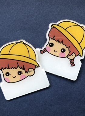 2023年新款幼儿园小学卡通胸牌宝宝姓名牌亚克力安全别针入学佩戴