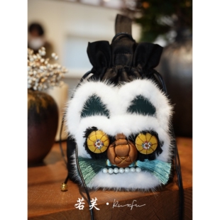 若芙|【吞金兽】秋冬新年高端香云纱拼接水貂毛重工钱袋子单肩包