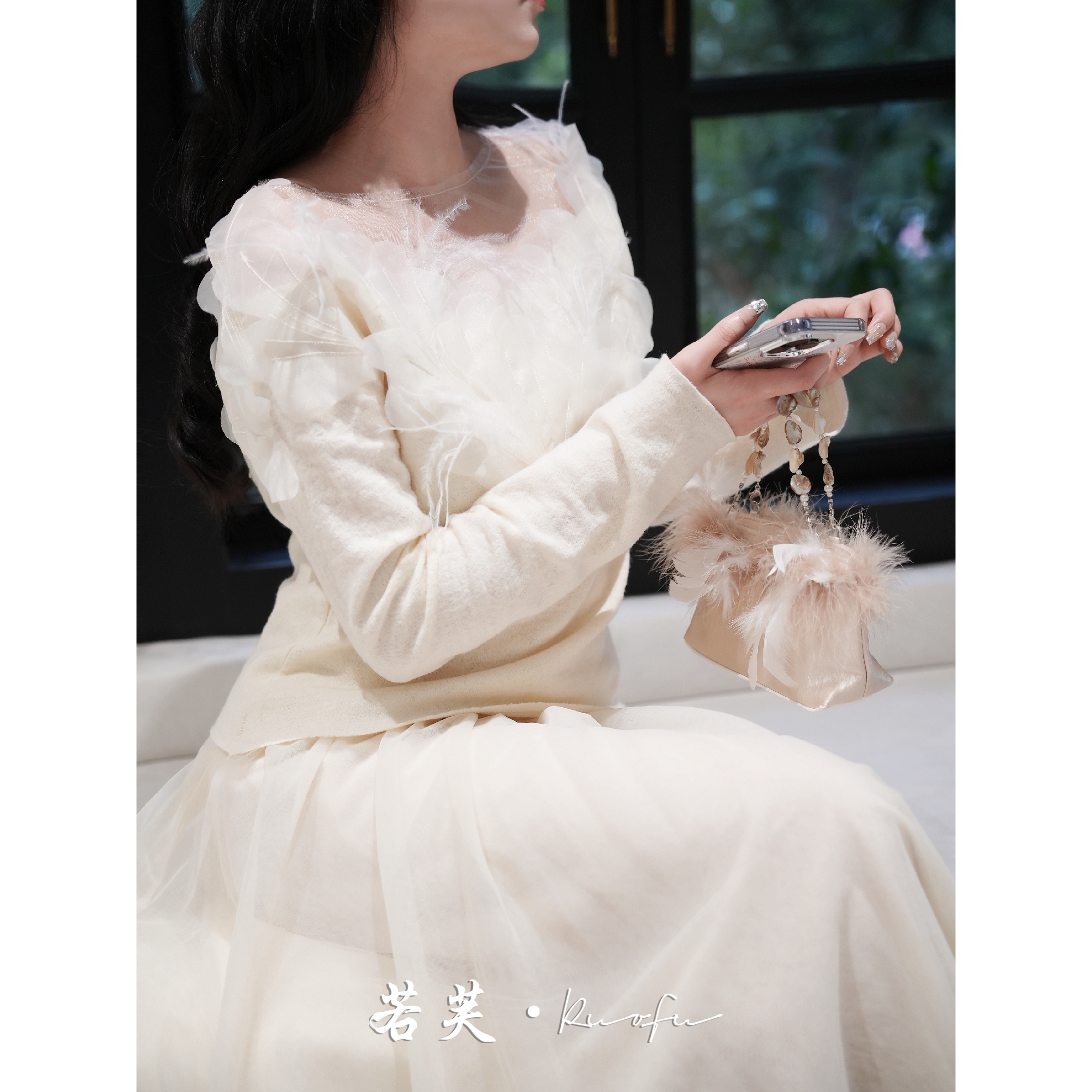 若芙｜现货【白天鹅】法式蕾丝秋季针织设计感仙女一字肩短上衣