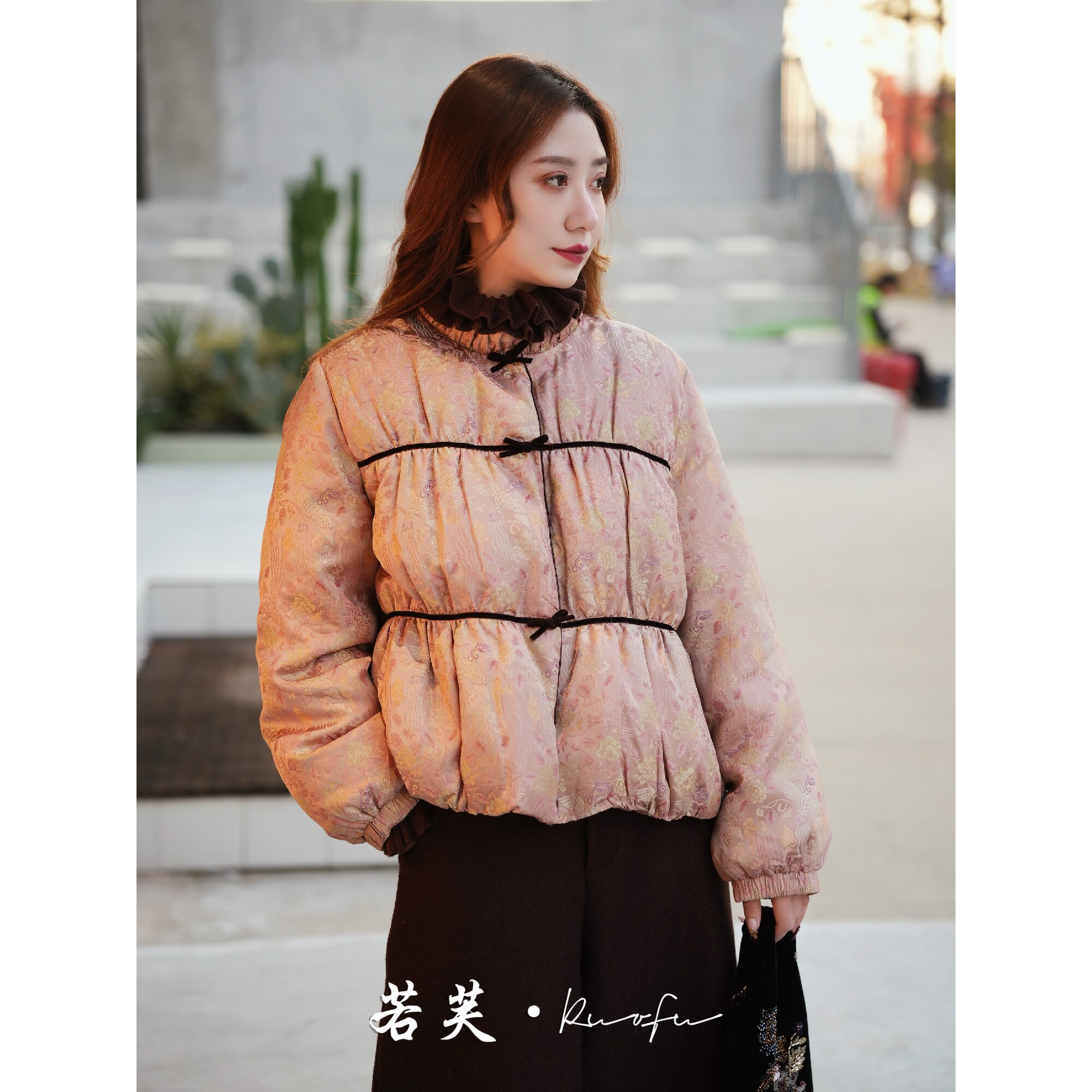 若芙｜【楼外楼】新中式秋冬人丝金线织锦浮雕金凤盘寿禄鹅绒服,女装/女士精品,上衣,淘宝优惠券,粉丝福利购,淘宝优惠卷