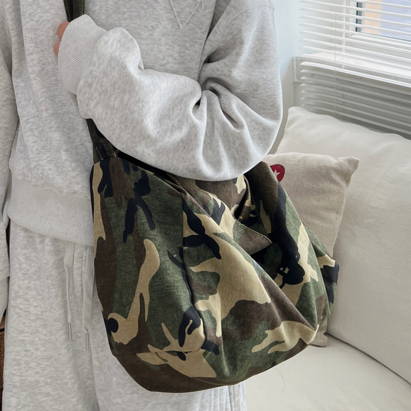 慵懒松弛感迷彩帆布包日韩女大容量单肩斜挎包学生简约上课通勤包