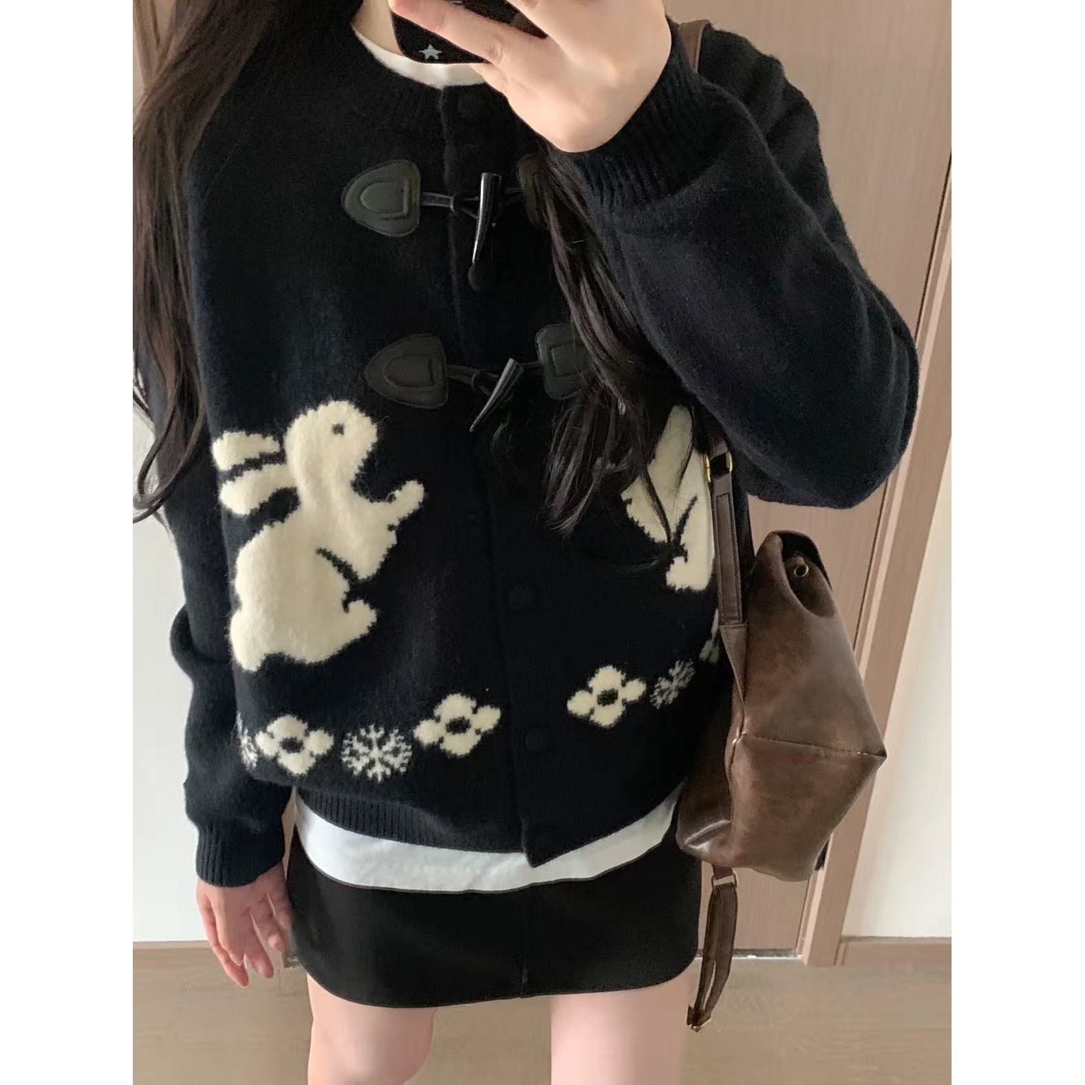 园园美衣复古牛角扣卡通兔子毛衣