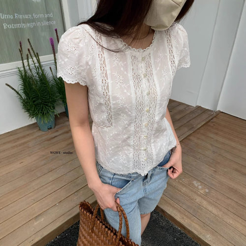 WGWE甜美蕾丝圆领小衫上衣女2026夏季新款法式镂空修身短袖衬衫