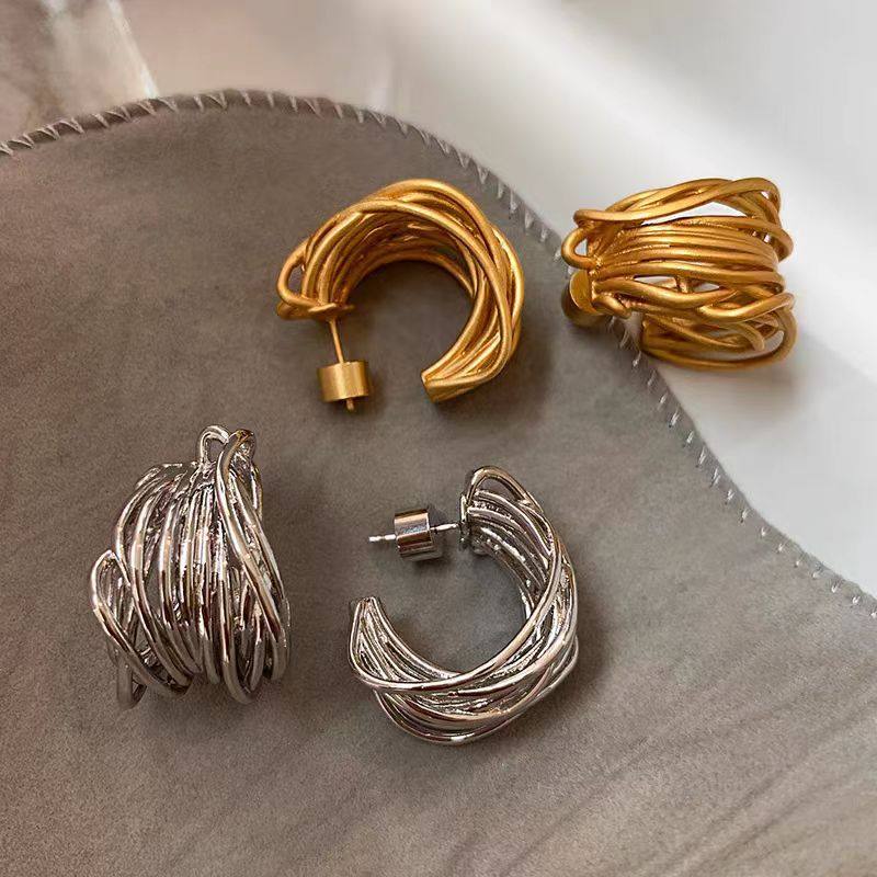 重工金属银色镂空绕线C圈圈耳环