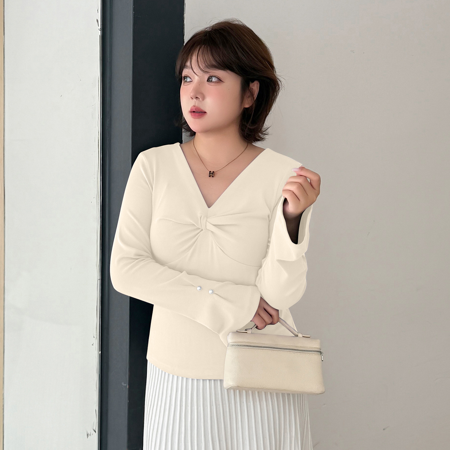 大码女装扭结正肩长袖打底衫