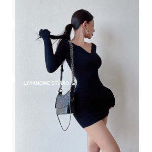 liviahome性感辣妹紧身包臀连衣裙女秋冬长袖 黑色打底短裙 V领修身