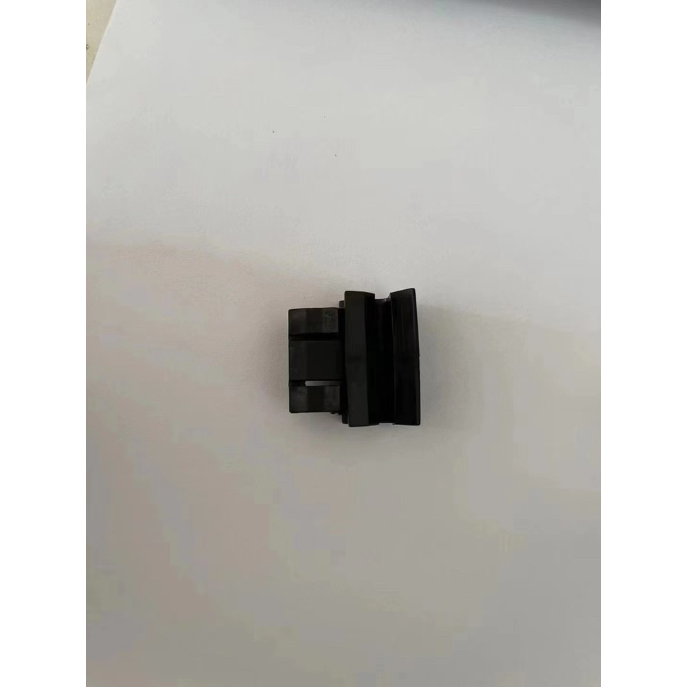 新到modelYmodel3前行李箱储物盒卡扣卡子原车