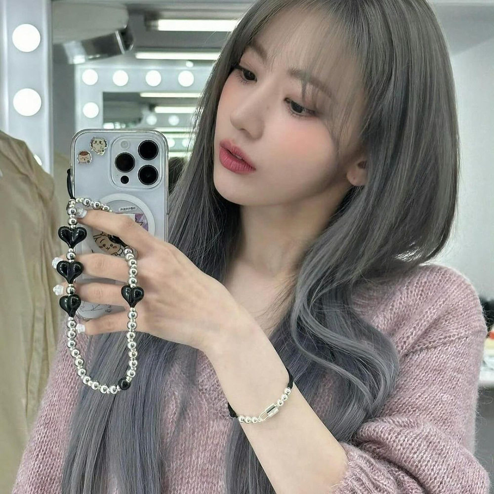 MLGM新款ins风钢珠黑色爱心串珠手机链挂配饰ccd相机配饰手腕高级