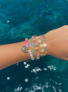 23年新款欧美下颚日沙滩风时尚软陶串珠爱心多层叠戴套装小手链女