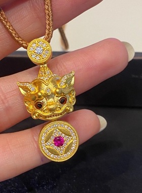v金材质厚金电镀眨眼貔貅项链吊坠立体錾刻元宝钱币复古毛衣链