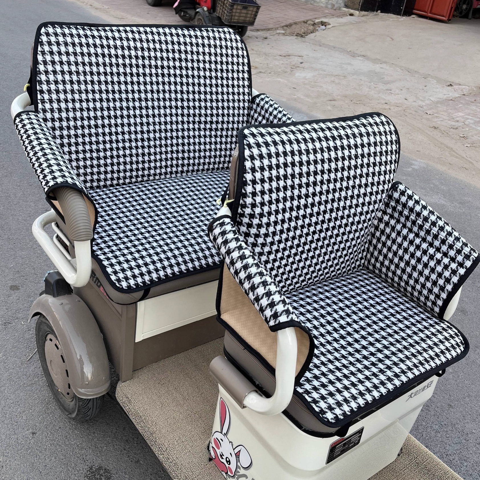 电动三轮车座套透气大包围电动四轮防漏坐垫四季通用