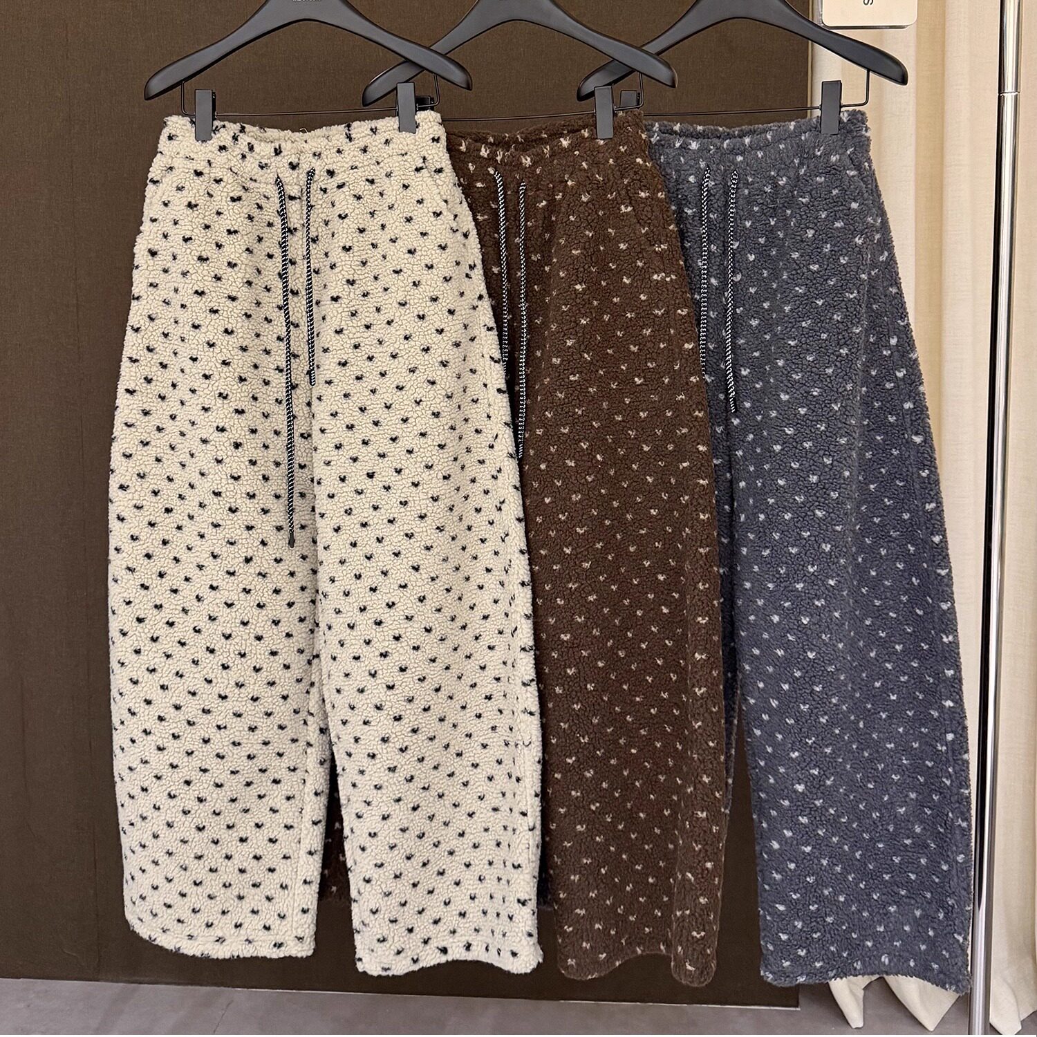 高端欧货冬季新款绑带高腰印花小爱心休闲阔腿羊羔毛直筒裤女卫裤